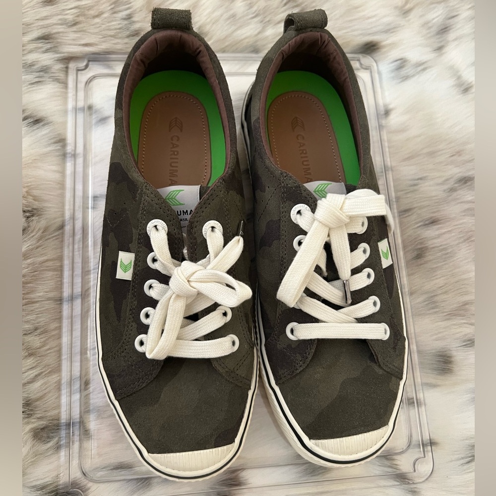 cariuma sneakers